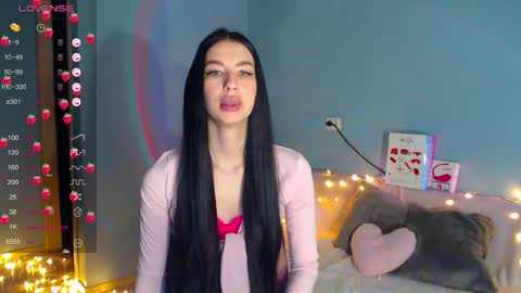 Snapshot of karolina_hottie_ chatting on 09/12/25, 02:33 Kira online show from 09/12/25, 02:33