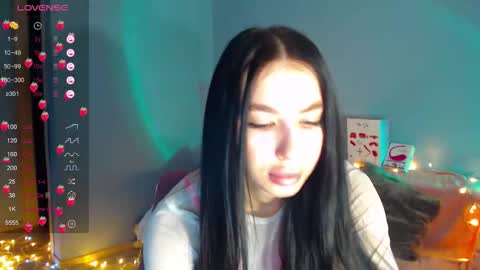 Snapshot of karolina_hottie_ chatting on 09/16/25, 02:23 Kira online show from 09/16/25, 02:23