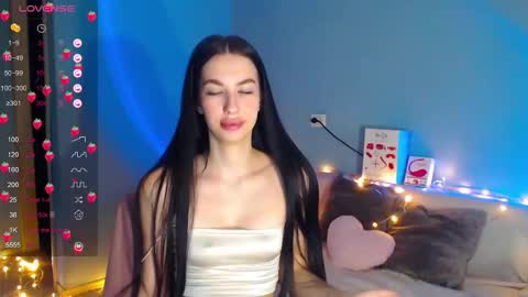Snapshot of karolina_hottie_ chatting on 09/27/25, 02:38 Kira online show from 09/27/25, 02:38