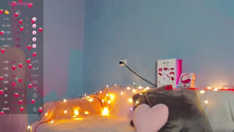 Snapshot of karolina_hottie_ chatting on 10/10/25, 02:43 Kira online show from 10/10/25, 02:43