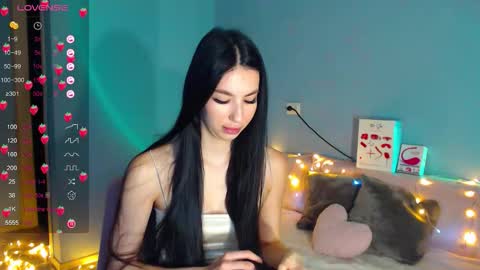Snapshot of karolina_hottie_ chatting on 10/16/25, 01:50 Kira online show from 10/16/25, 01:50