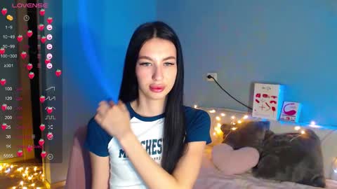 Snapshot of karolina_hottie_ chatting on 10/20/25, 01:50 Kira online show from 10/20/25, 01:50