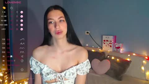 Kira online show from 06/02/26, 01:51