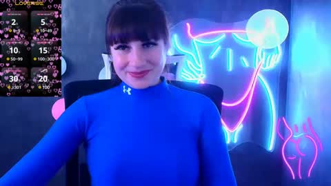 Caroline online show from 03/11/25, 04:07