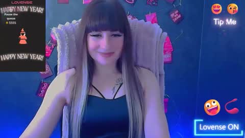 Snapshot of karolina_mia chatting on 05/04/26, 05:47 Caroline online show from 05/04/26, 05:47