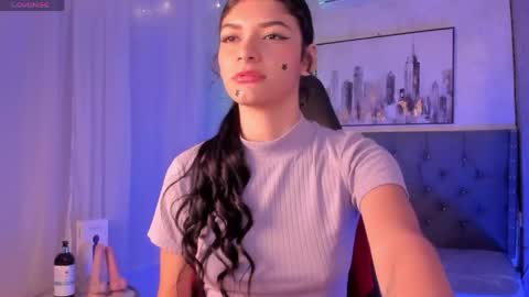 Snapshot of karolina_vince chatting on 04/15/26, 07:58 Karo online show from 04/15/26, 07:58