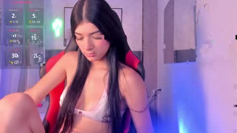 Snapshot of karolina_vince chatting on 04/24/26, 08:55 Karo online show from 04/24/26, 08:55