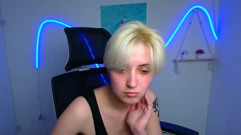 Karolina online show from 05/01/26, 12:32