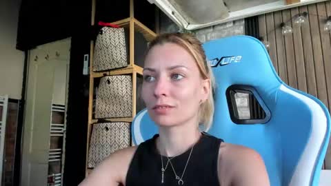 karoline121 online show from 09/24/25, 09:34