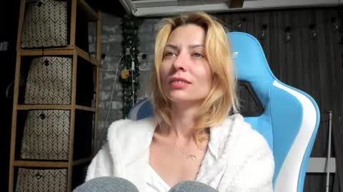 karoline121 online show from 09/27/25, 03:11