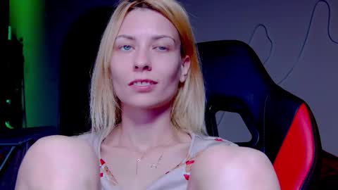 karoline121 online show from 10/05/25, 09:13