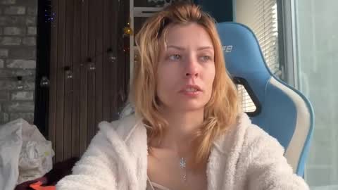 karoline121 online show from 02/15/26, 07:51