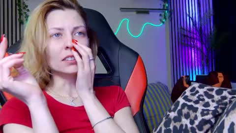 karoline121 online show from 02/17/26, 09:21