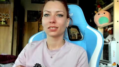 karoline121 online show from 05/05/26, 04:20