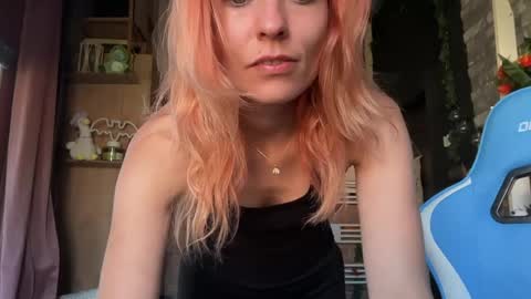 karoline121 online show from 05/06/26, 07:35