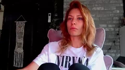 Snapshot of karoline121 chatting on 07/14/26, 03:55 karoline121 online show from 07/14/26, 03:55