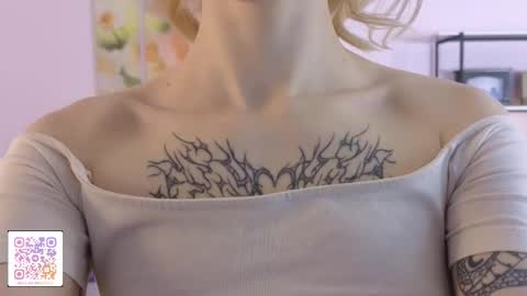 Snapshot of karoline__whitee chatting on 03/19/26, 10:14 Karoline online show from 03/19/26, 10:14