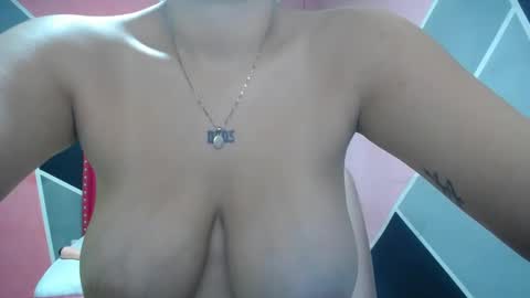 karoline_lov2 online show from 02/28/25, 11:34