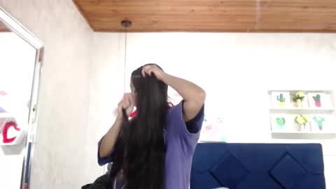 Isa online show from 11/12/25, 04:24