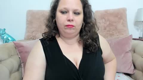 Snapshot of karolinejoyy chatting on 03/05/25, 08:21 KarolineJoyy online show from 03/05/25, 08:21