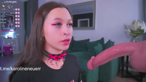 Snapshot of karolineneuer chatting on 09/25/25, 04:11 karolineneuer online show from 09/25/25, 04:11