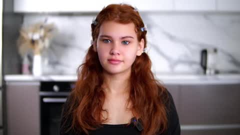 lina online show from 11/20/25, 12:16