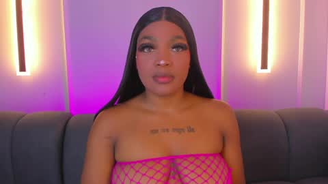 Snapshot of karolwhite_ chatting on 06/08/26, 03:51 Karol online show from 06/08/26, 03:51