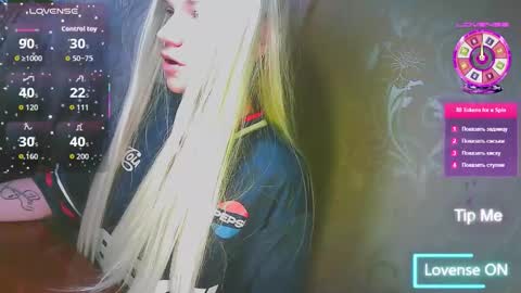 Snapshot of karolynafox chatting on 02/11/26, 12:10 Caroline Fox online show from 02/11/26, 12:10