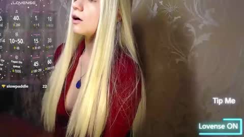 Snapshot of karolynafox chatting on 02/14/26, 08:55 Caroline Fox online show from 02/14/26, 08:55