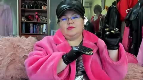 Snapshot of karyqueen chatting on 12/04/24, 05:55 Kary Queen online show from 12/04/24, 05:55