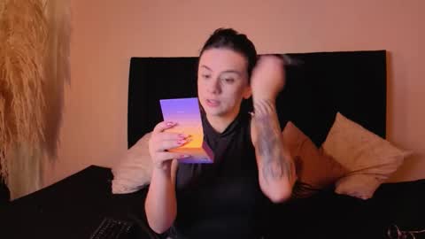 kassandra james online show from 12/19/25, 01:18