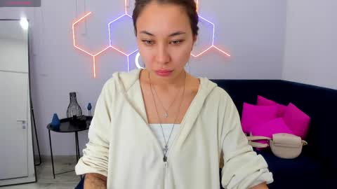Snapshot of kat__cat chatting on 05/04/26, 01:34 kat__cat online show from 05/04/26, 01:34