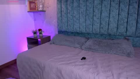 Snapshot of kat_blake chatting on 10/10/25, 05:28 kat_blake online show from 10/10/25, 05:28