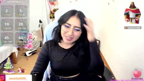 Snapshot of kat_ly_chan chatting on 12/19/24, 10:00 Kat       online show from 12/19/24, 10:00