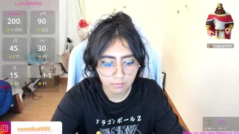 Snapshot of kat_ly_chan chatting on 02/20/25, 02:35 Kat       online show from 02/20/25, 02:35