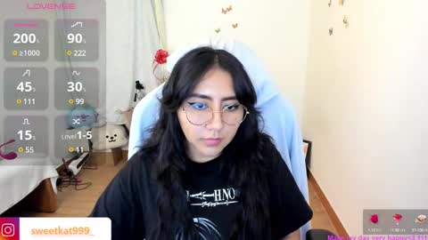 Snapshot of kat_ly_chan chatting on 03/03/25, 10:10 Kat       online show from 03/03/25, 10:10