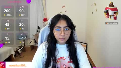 Snapshot of kat_ly_chan chatting on 03/08/25, 06:05 Kat       online show from 03/08/25, 06:05