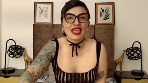 kat paradisse online show from 10/14/25, 09:04