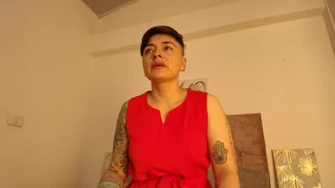 kat paradisse online show from 03/25/26, 12:00