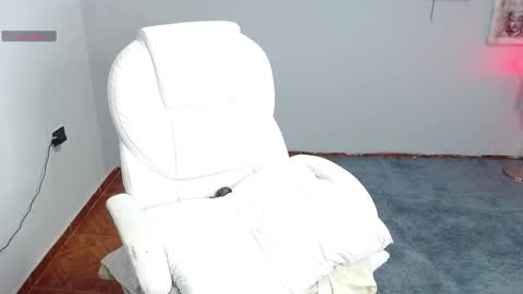 Snapshot of kataley4 chatting on 12/21/24, 10:30 kataley4 online show from 12/21/24, 10:30