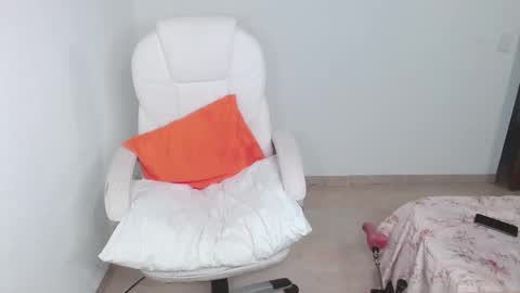 Snapshot of kataley4 chatting on 02/26/25, 02:59 kataley4 online show from 02/26/25, 02:59