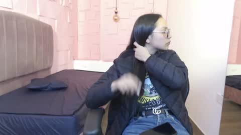 Katalina online show from 12/03/25, 12:36