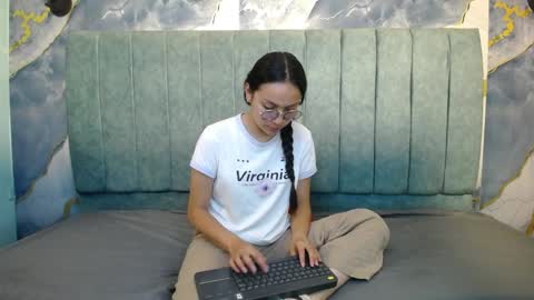 Katalina online show from 04/01/26, 03:53