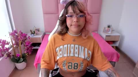 Snapshot of katalina_garcia chatting on 02/08/26, 04:54 Kata Garcia online show from 02/08/26, 04:54