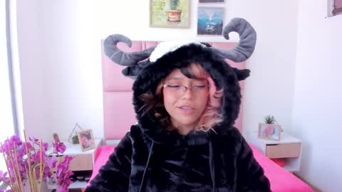 Snapshot of katalina_garcia chatting on 02/10/26, 03:49 Kata Garcia online show from 02/10/26, 03:49