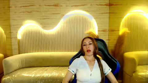 Katalina  online show from 05/20/26, 08:15