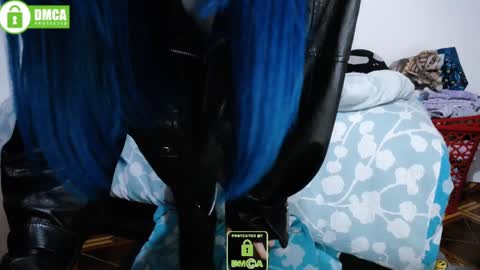 Snapshot of katara_a chatting on 12/17/24, 04:01 Maca online show from 12/17/24, 04:01