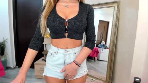 Kate online show from 12/22/24, 07:31