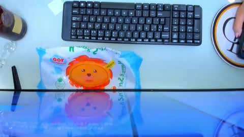 kate_cortes1 online show from 10/22/25, 12:16