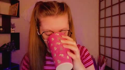 Kate online show from 02/25/25, 02:03